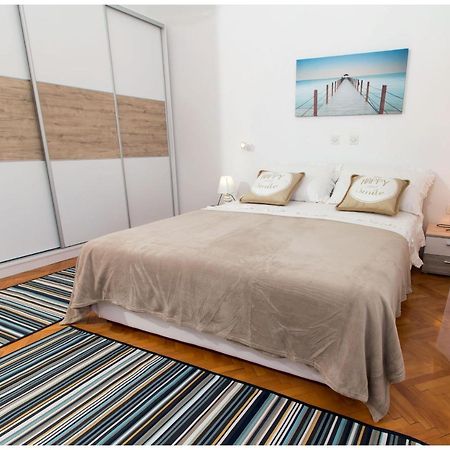 Large Apartment Between Split And Trogir Kaštela المظهر الخارجي الصورة