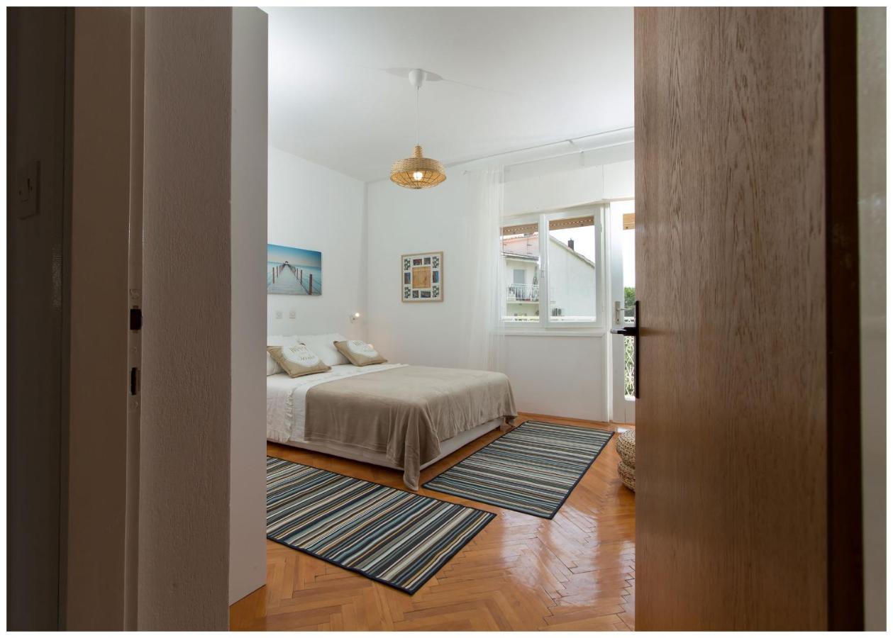 Large Apartment Between Split And Trogir Kaštela المظهر الخارجي الصورة