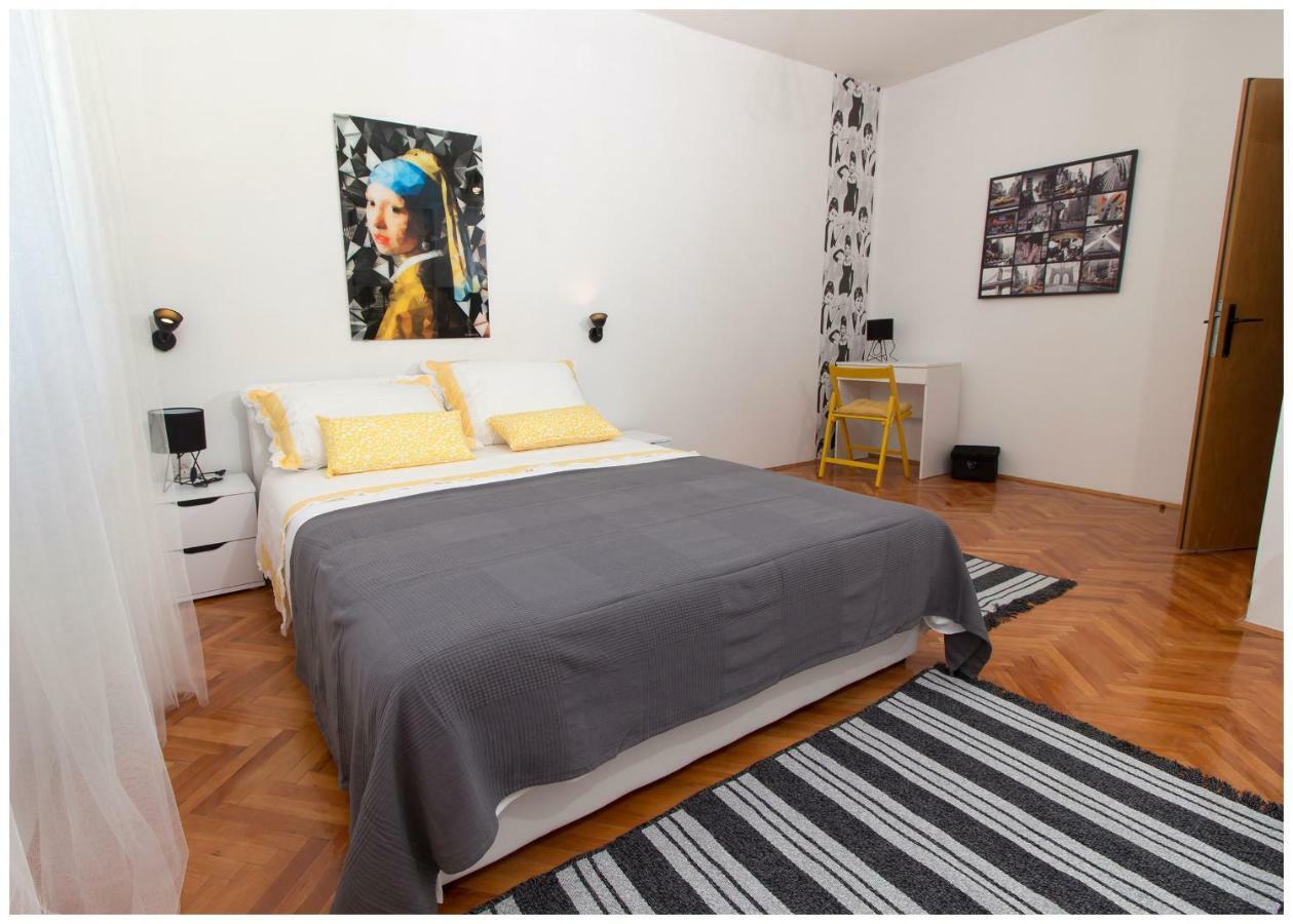 Large Apartment Between Split And Trogir Kaštela المظهر الخارجي الصورة