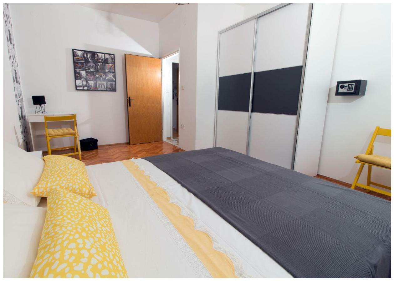 Large Apartment Between Split And Trogir Kaštela المظهر الخارجي الصورة